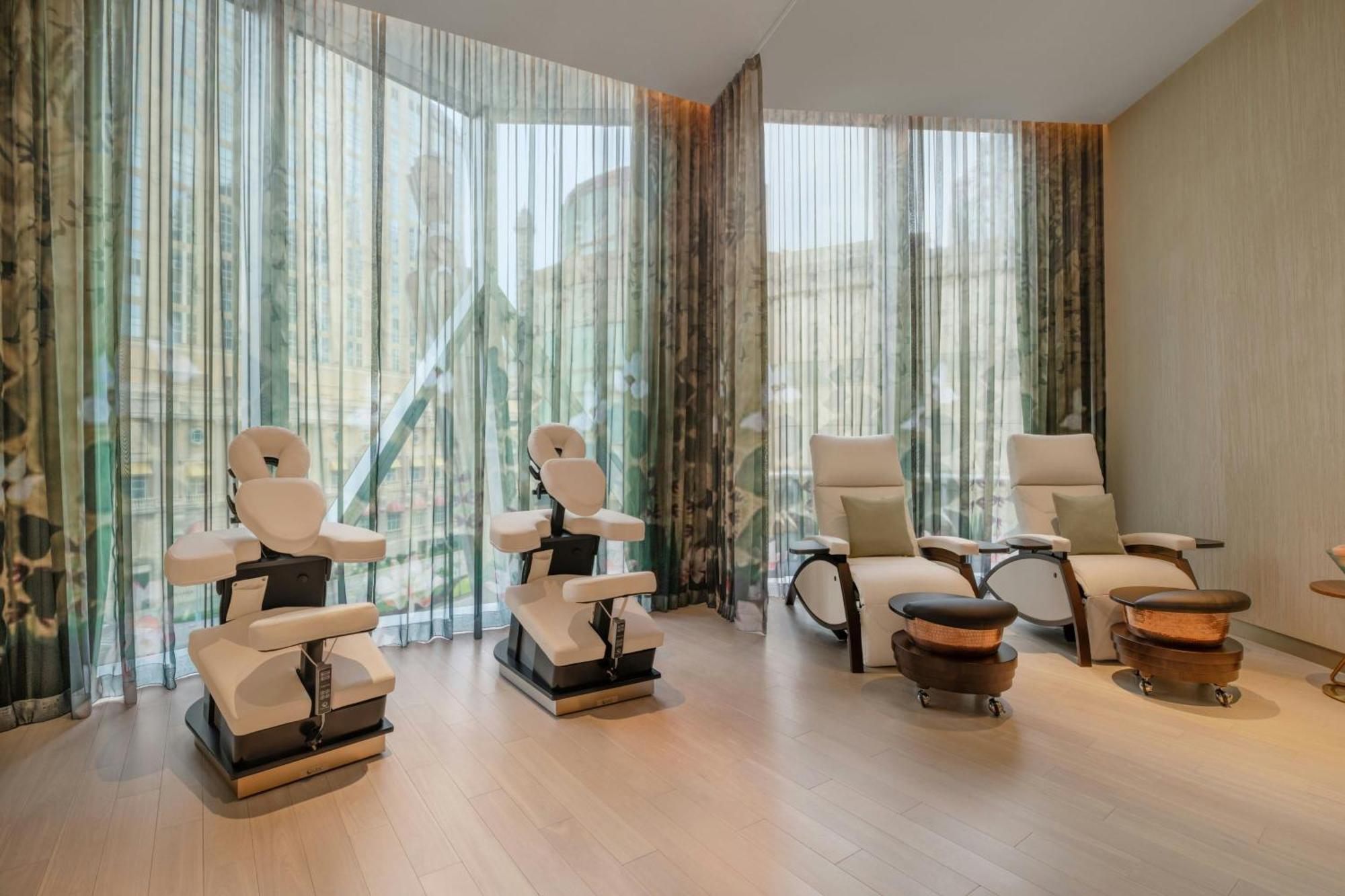 W Macau - Studio City 외부 사진 The spa at The Ritz-Carlton, DIFC