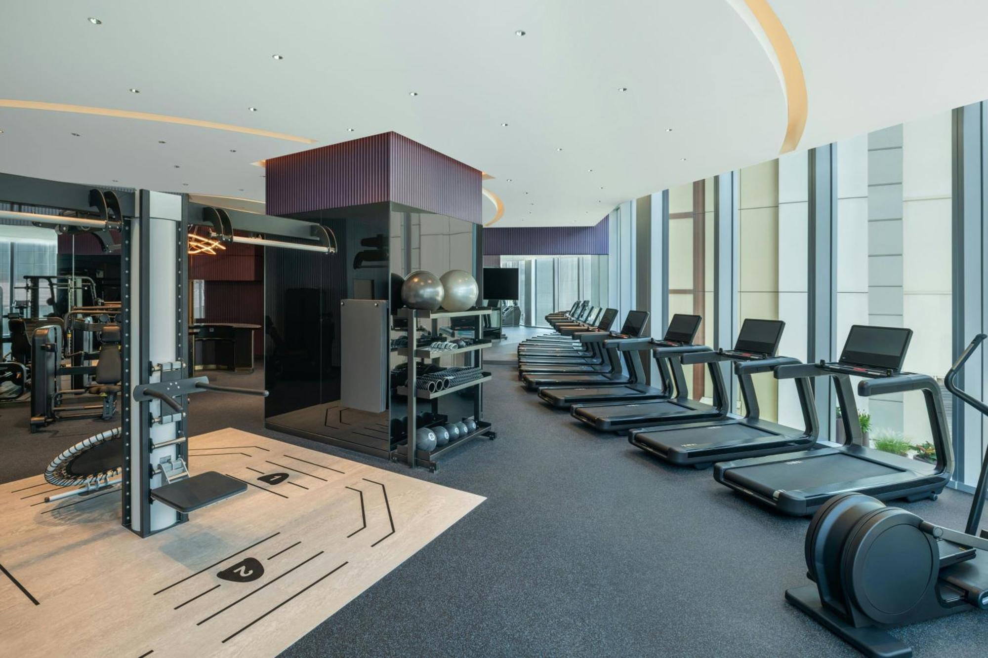W Macau - Studio City 외부 사진 The gym at The Hari