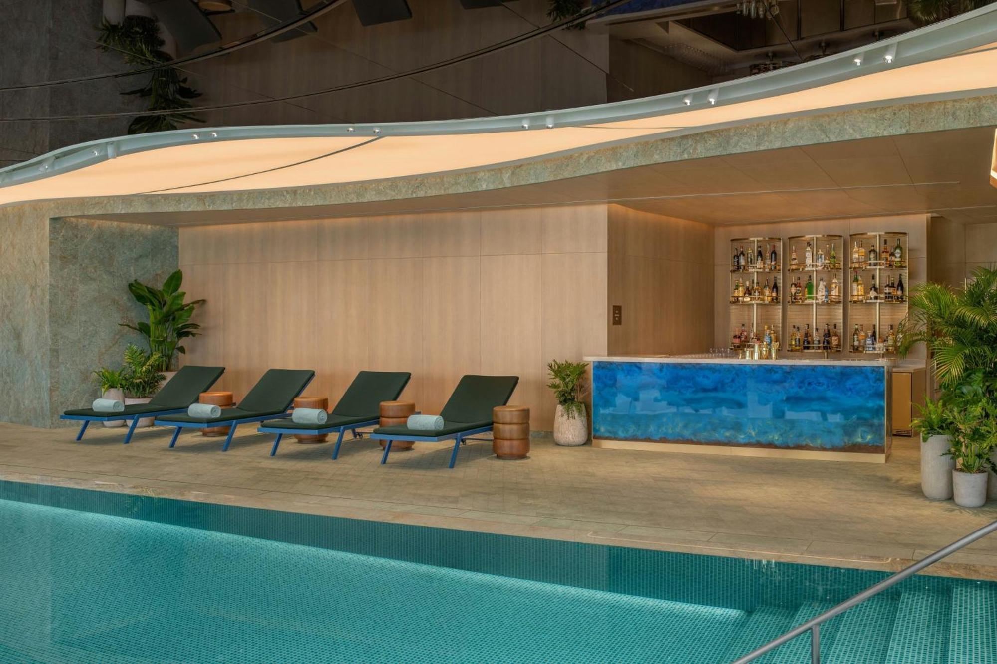 W Macau - Studio City 외부 사진 The pool at the hotel