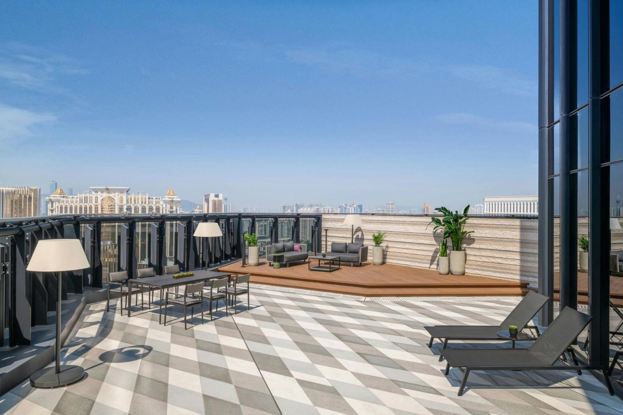 W Macau - Studio City 외부 사진 The rooftop terrace