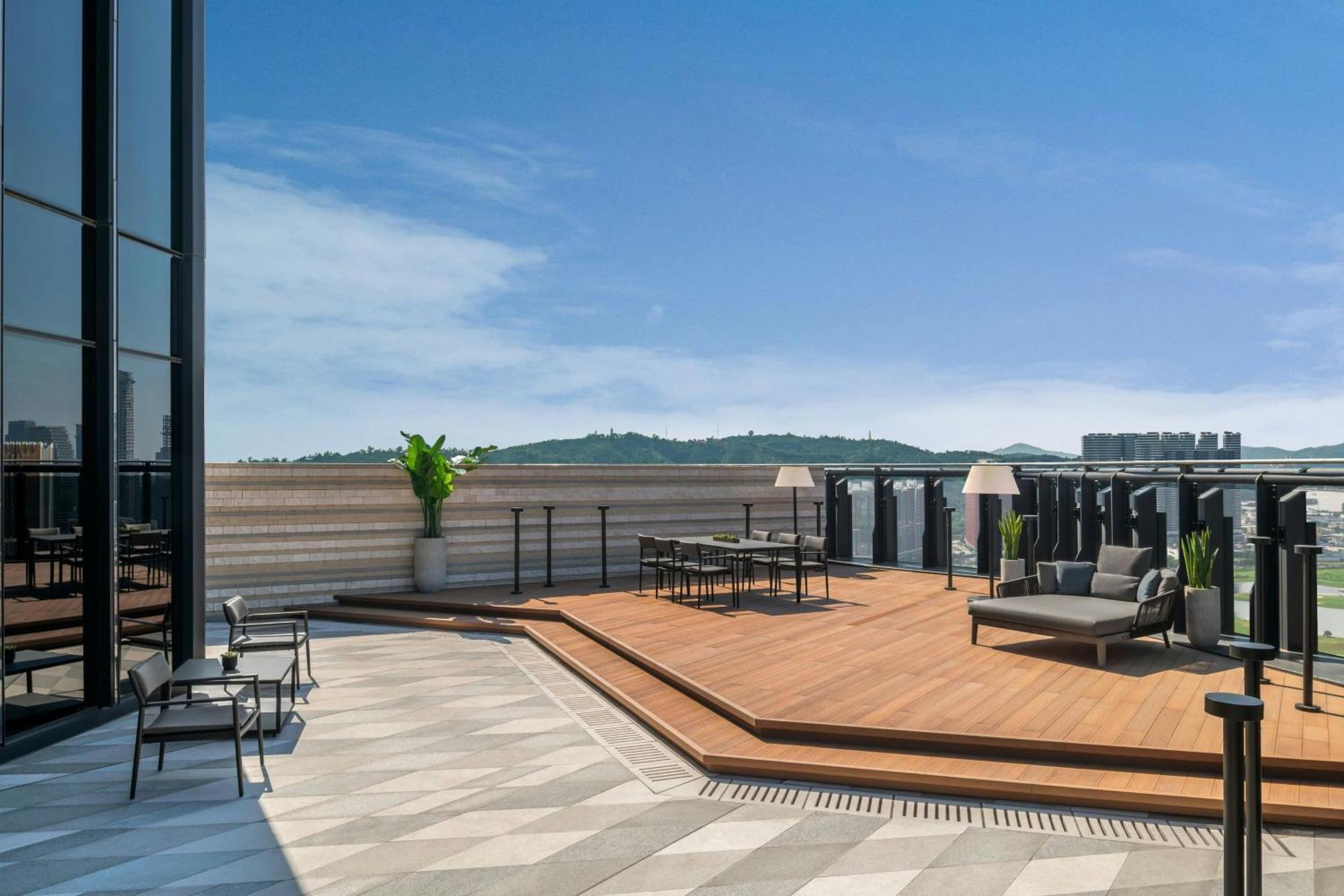 W Macau - Studio City 외부 사진 The rooftop terrace